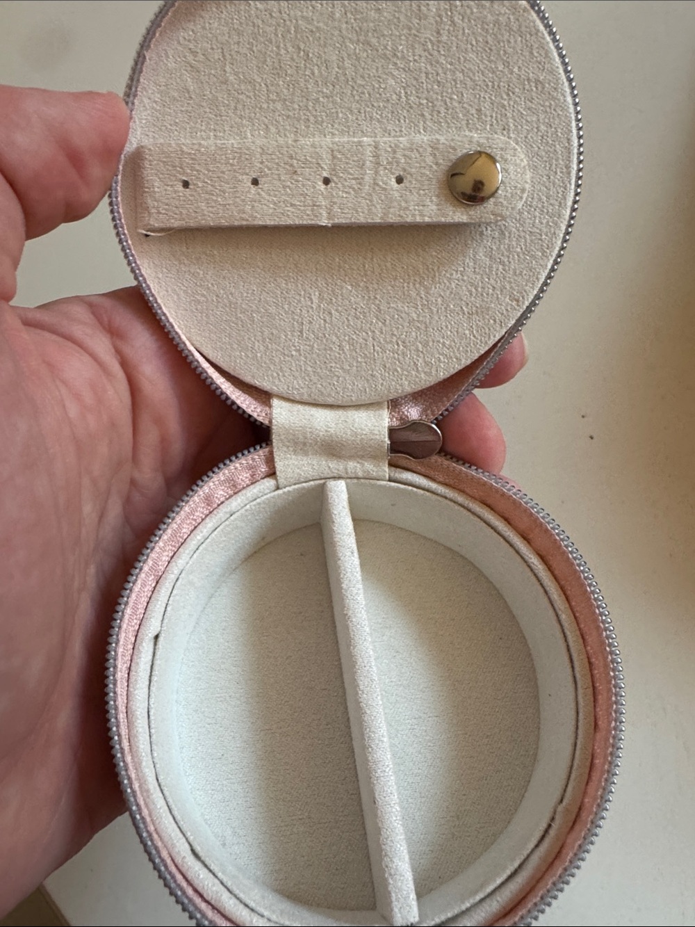 Pink Pearl Bow Round Travel Jewelry Case with Zipper - Picture 2 of 4
